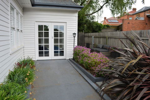 Lyttleton Cottage - Sunshine Coast Tourism 21