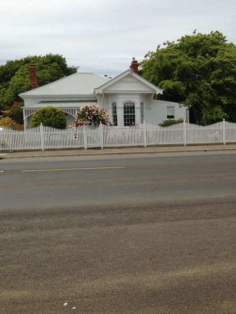 White Dove Cottage Bed And Breakfast - Sunshine Coast Tourism 11