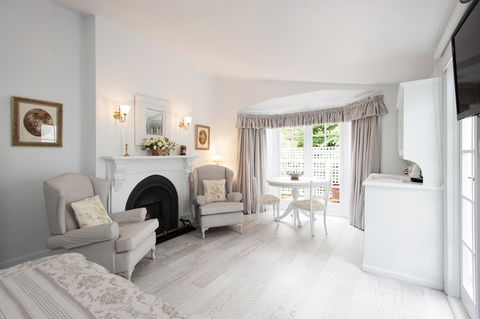 White Dove Cottage Bed And Breakfast - Sunshine Coast Tourism 2