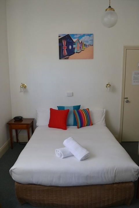 Point Lonsdale Guest House - Sunshine Coast Tourism 4