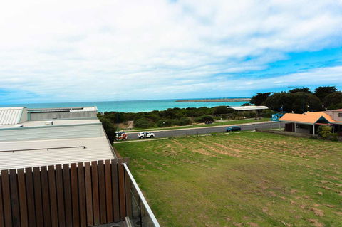 The Apollo - Sunshine Coast Tourism 15