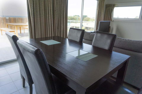 The Apollo - Sunshine Coast Tourism 8