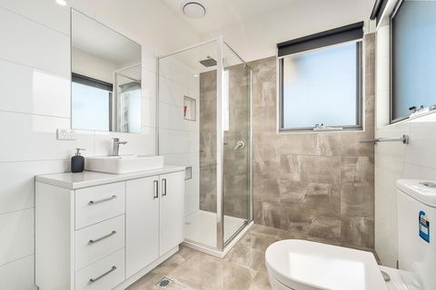 Rosewater Townhouses Dromana - Sunshine Coast Tourism 19