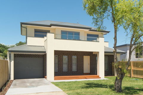 Rosewater Townhouses Dromana - Sunshine Coast Tourism 26