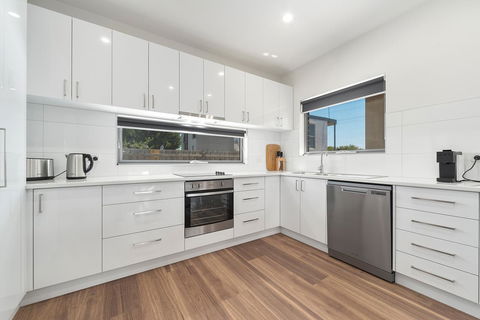 Rosewater Townhouses Dromana - Sunshine Coast Tourism 17