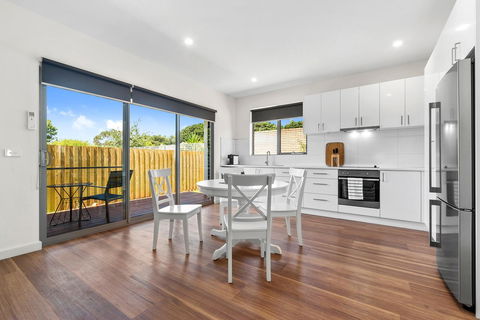 Rosewater Townhouses Dromana - Sunshine Coast Tourism 9