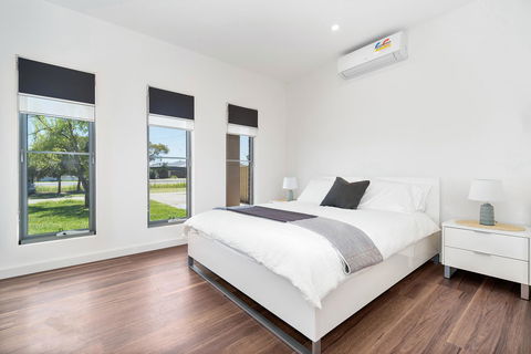 Rosewater Townhouses Dromana - Sunshine Coast Tourism 29