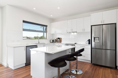 Rosewater Townhouses Dromana - Sunshine Coast Tourism 23