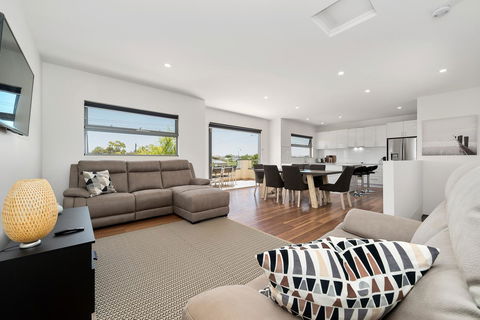 Rosewater Townhouses Dromana - Sunshine Coast Tourism 0