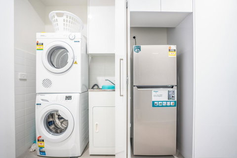 Poplar Apartments - Holiday Sunshine Coast 17