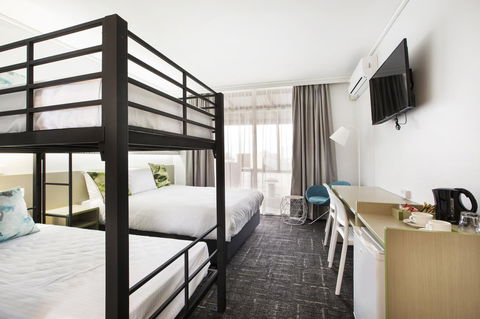 Nightcap At Sandringham Hotel - Holiday Sunshine Coast 20