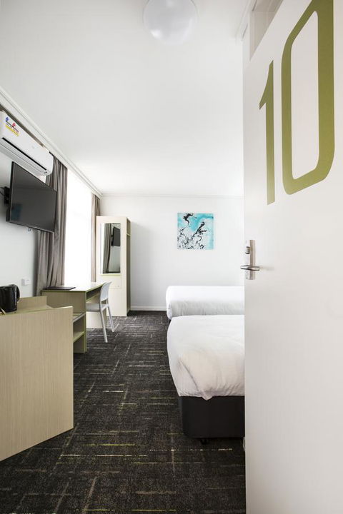 Nightcap At Sandringham Hotel - Holiday Sunshine Coast 21