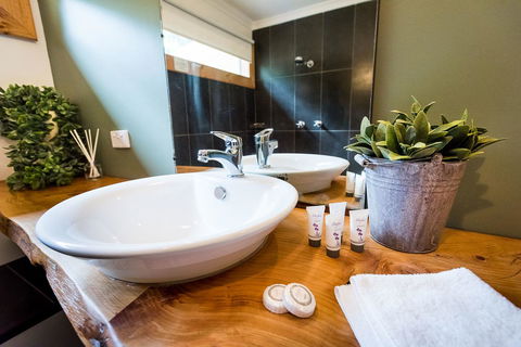 Avalon House - Holiday Sunshine Coast 10