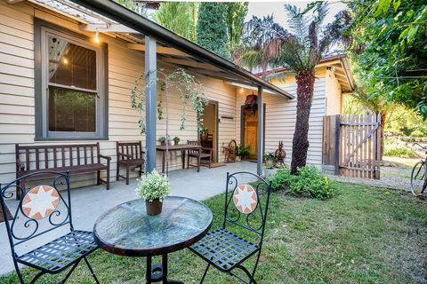 Avalon House - Holiday Sunshine Coast 1