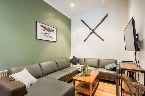 Avalon House - Holiday Sunshine Coast 4