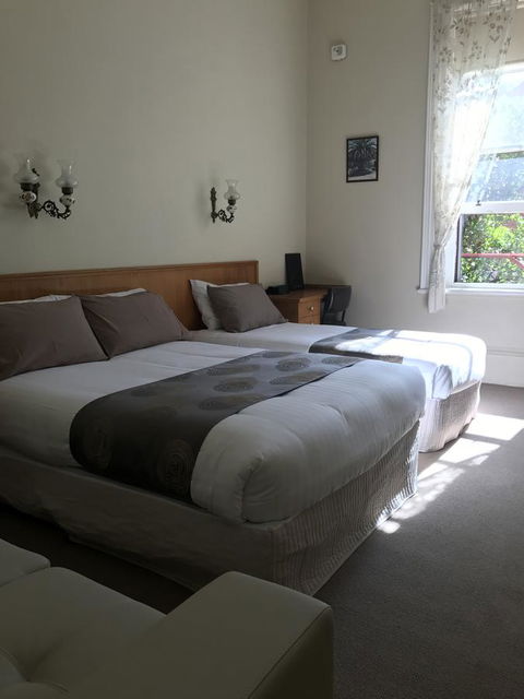 Campbell St Lodge - Sunshine Coast Tourism 11