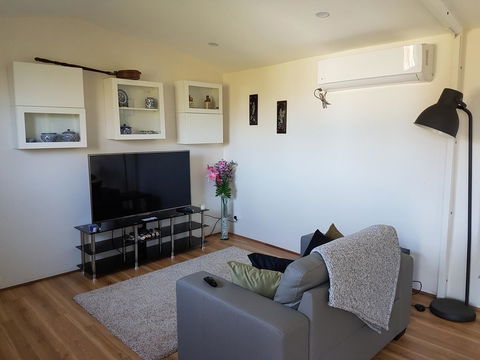 Romsey Homestay - Holiday Sunshine Coast 0