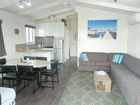 Apollo Bay Waterfront Motor Inn - Holiday Sunshine Coast 17