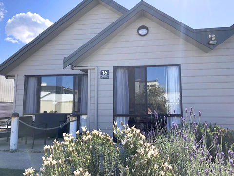 Apollo Bay Waterfront Motor Inn - Holiday Sunshine Coast 20