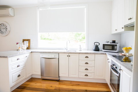 The Cottage - Holiday Sunshine Coast 15