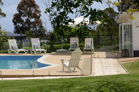 The Cottage - Holiday Sunshine Coast 33