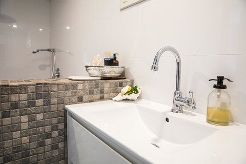 The Cottage - Holiday Sunshine Coast 16