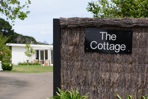The Cottage - Holiday Sunshine Coast 34