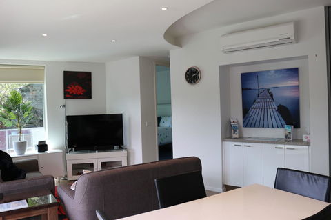 130 At The Waves - Sunshine Coast Tourism 2