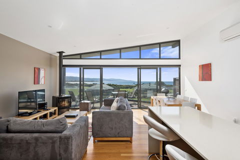 Apollo Bay Cottages - Holiday Sunshine Coast 13