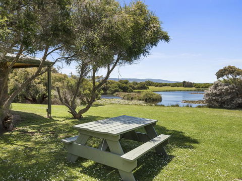 Apollo Bay Cottages - Holiday Sunshine Coast 6
