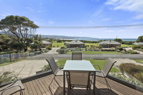 Apollo Bay Cottages - Holiday Sunshine Coast 11