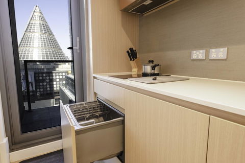 Brady Hotels Central Melbourne - Sunshine Coast Tourism 9