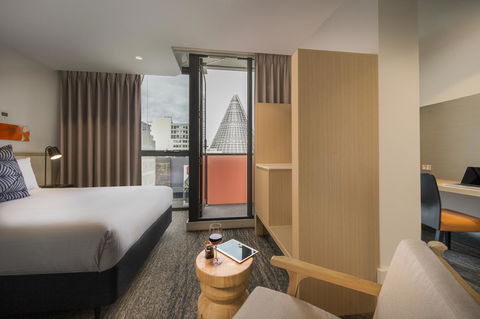 Brady Hotels Central Melbourne - Sunshine Coast Tourism 6