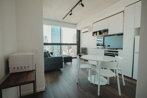 Mono Apartments On La Trobe Street - Sunshine Coast Tourism 1