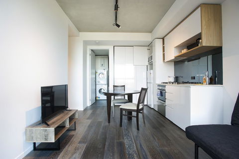 Mono Apartments On La Trobe Street - Sunshine Coast Tourism 11