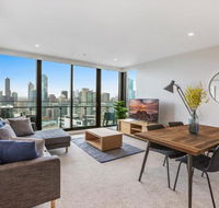 Experience Platinum Hotel Apartments - Holiday Sunshine Coast