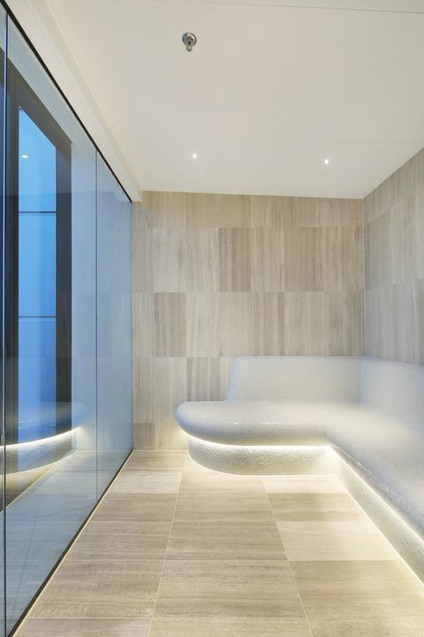 Experience Platinum Hotel Apartments - Sunshine Coast Tourism 30