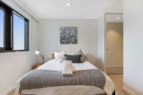 Experience Platinum Hotel Apartments - Sunshine Coast Tourism 4