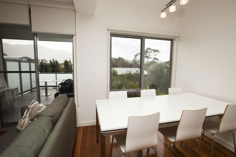7 Falls Apartments - Sunshine Coast Tourism 10
