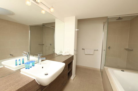 7 Falls Apartments - Sunshine Coast Tourism 1