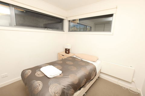 7 Falls Apartments - Sunshine Coast Tourism 30