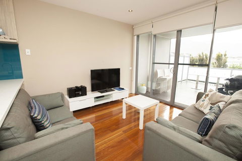 7 Falls Apartments - Sunshine Coast Tourism 12