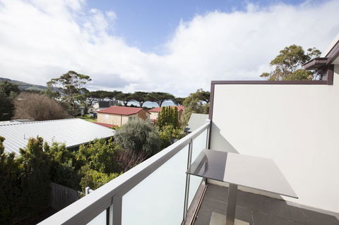 7 Falls Apartments - Sunshine Coast Tourism 6