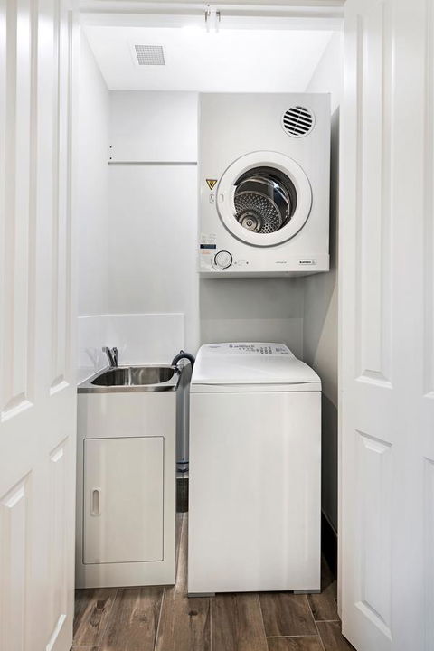Manhattan Apartments - Caulfield North - Holiday Sunshine Coast 29