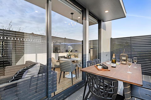 Manhattan Apartments - Caulfield North - Holiday Sunshine Coast 17