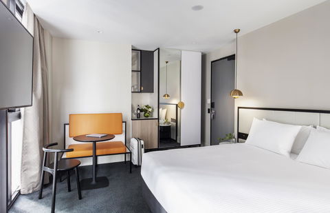 Brady Hotels Jones Lane - Sunshine Coast Tourism 6