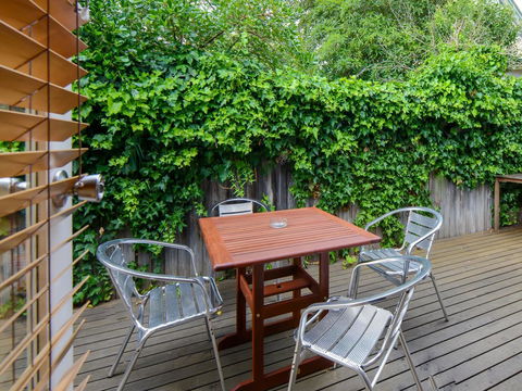 Boutique Stays Sandyside- Sandringham Villa Units - Sunshine Coast Tourism 10