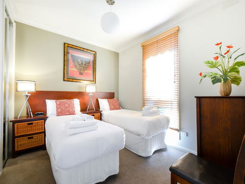 Boutique Stays Sandyside- Sandringham Villa Units - Sunshine Coast Tourism 3