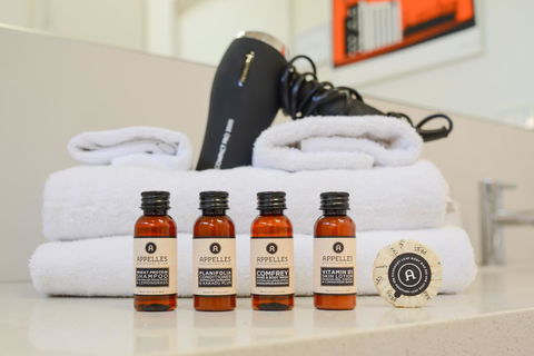 Boutique Stays Sandyside- Sandringham Villa Units - Sunshine Coast Tourism 4