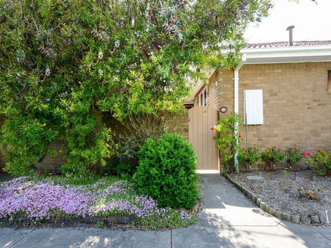 Boutique Stays Sandyside- Sandringham Villa Units - Sunshine Coast Tourism 1